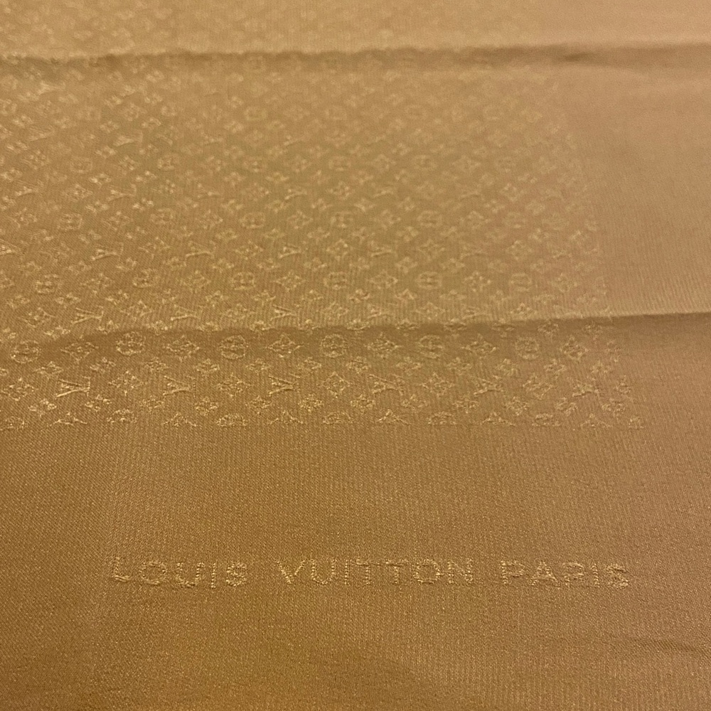 Louis Vuitton Luxurious Gold Patterned Scarf